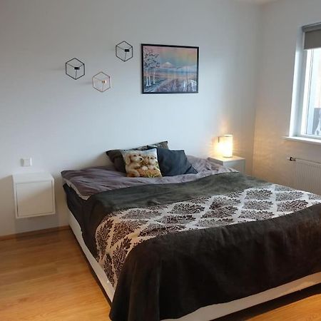 Beautiful flat in downtown Reykjavík with a veiw Apartamento Exterior foto